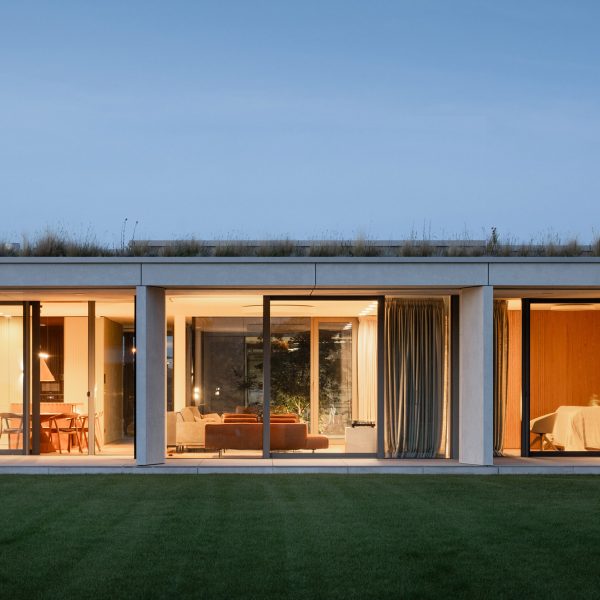 Beef Architekti создает «комнаты на открытом воздухе» в House of Grid в Словакии