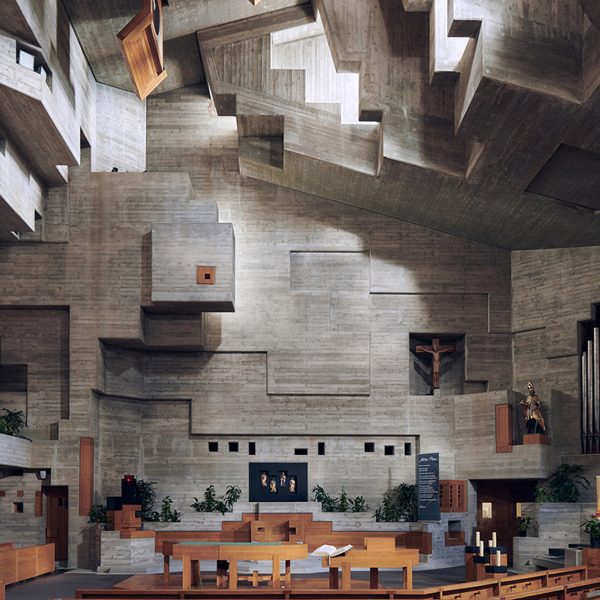 Sacred Modernity демонстрирует «уникальную красоту» бруталистских церквей
