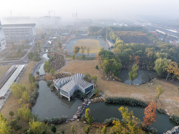 Кампус CAA Liangzhu Phasen Ⅰ / Atelier FCJZ — фотография экстерьера, городской пейзаж