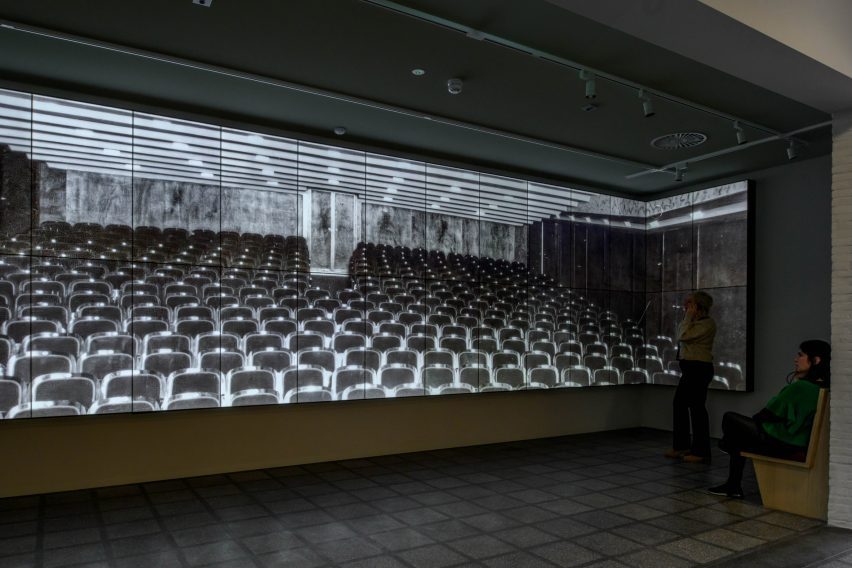 Внутреннее пространство галереи обновленного мемориала Холокоста от Office Winhov
