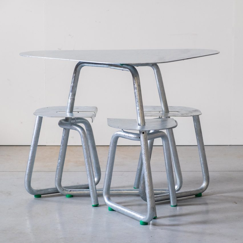 Металлический стол от Thomas Serruys