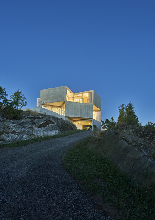 Дом на холме / Tham & Videgård Arkitekter — фотография экстерьера