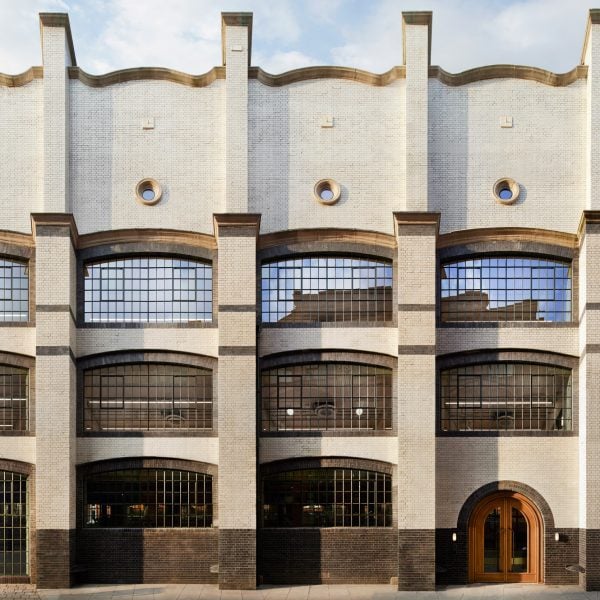 dMFK Architects реконструирует фабрику искусств и ремесел CFA Voysey
