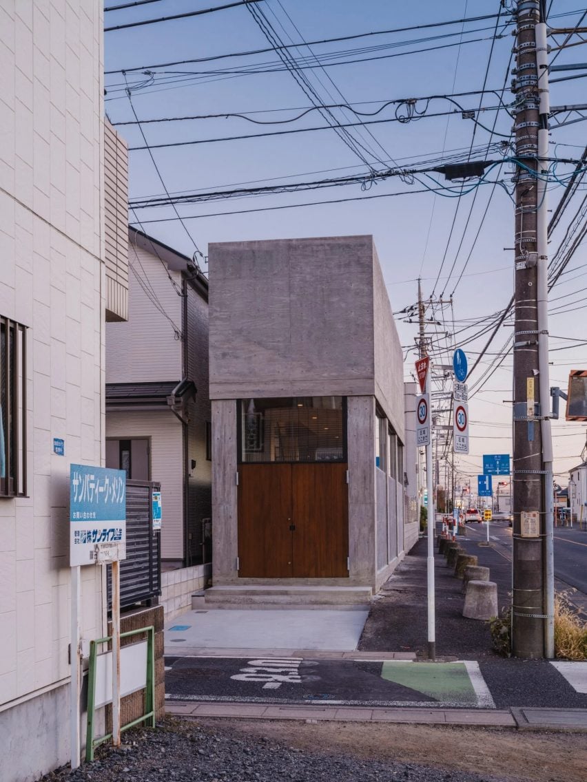 Внешний вид бетонного дома в Японии 