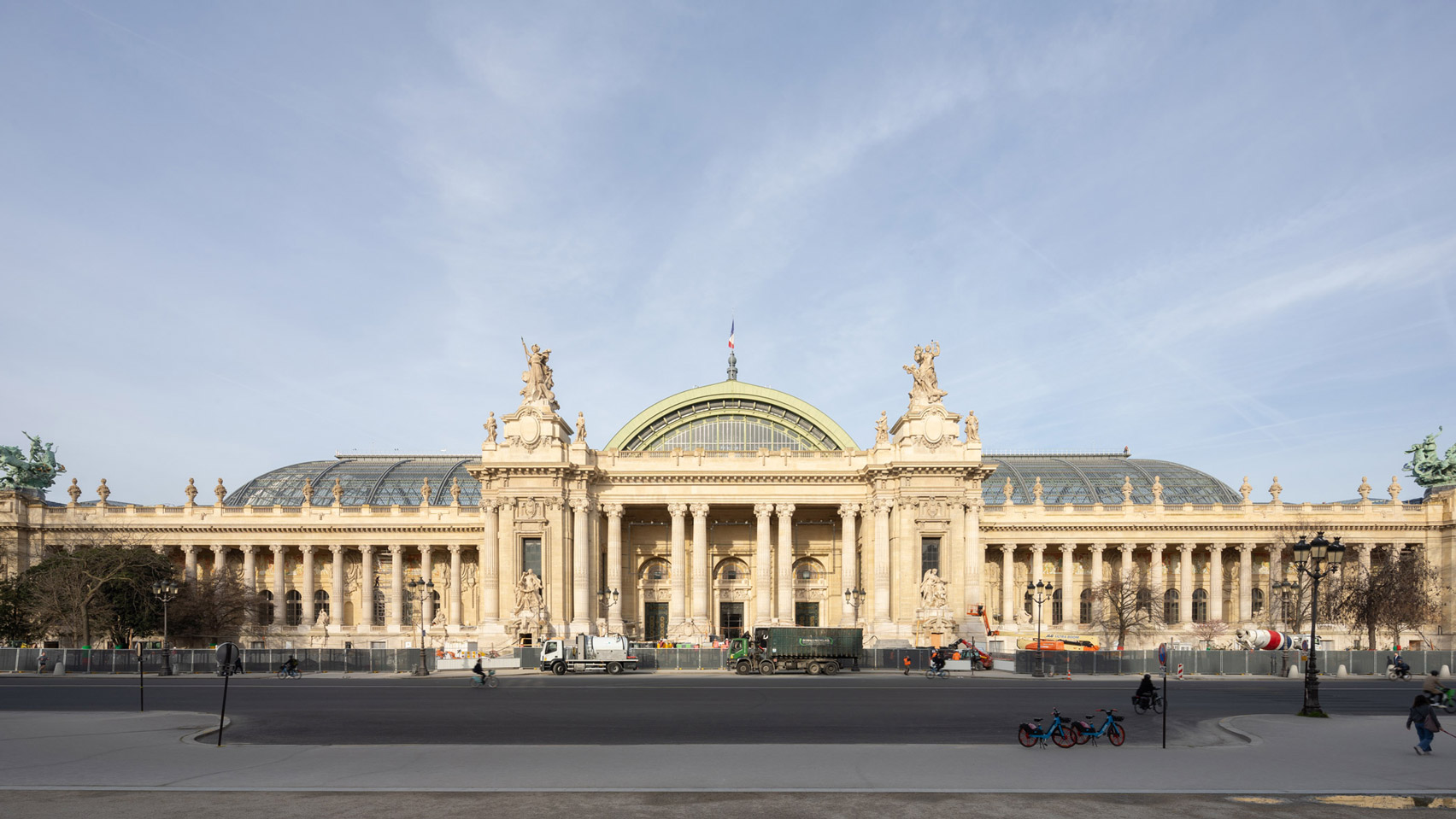 Компания Chatillon Architects опубликовала фотографии реставрации Гран-Пале в Париже