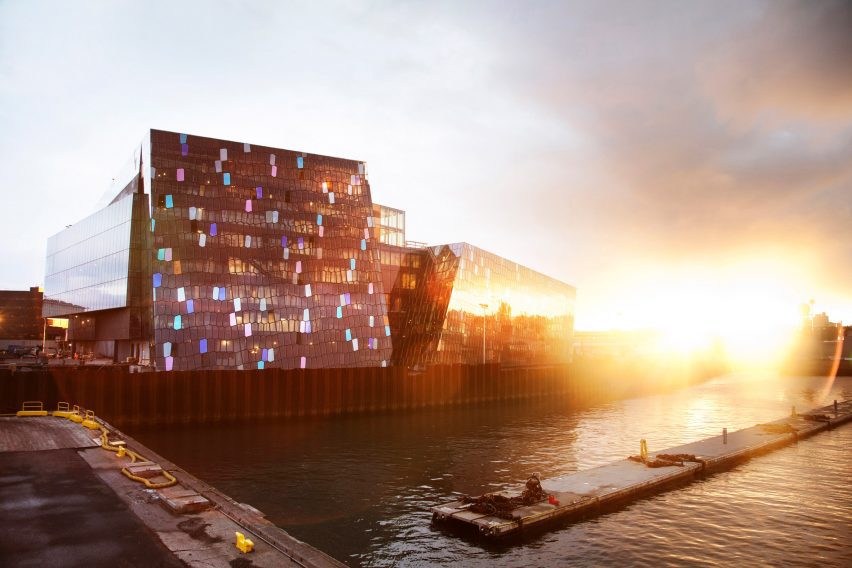 Концертный зал и конференц-центр Harpa от Henning Larsen Architects в Рейкьявике, Исландия