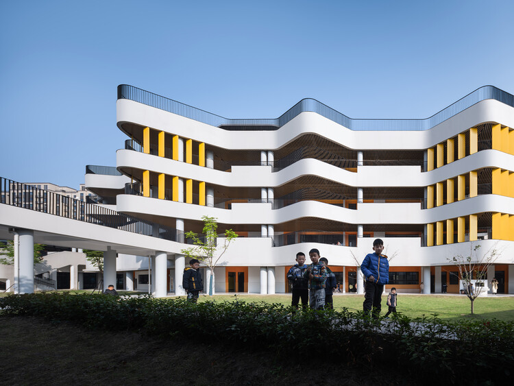 Экспериментальная школа Чонгу / BAU Brearley Architects + Urbanists — фотография экстерьера, окон, фасада