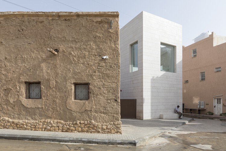 Культурный центр Шамалат / SYN Architects - Экстерьерная фотография, окна, фасад