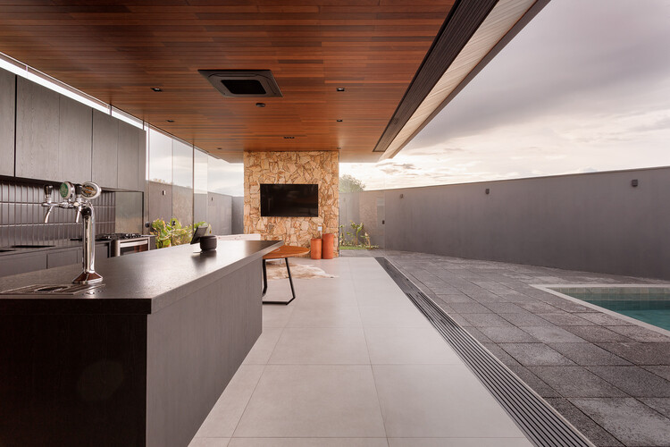 Стеклянный ящик / Rafael Pinoti Arquitetura - Фотография интерьера, кухня