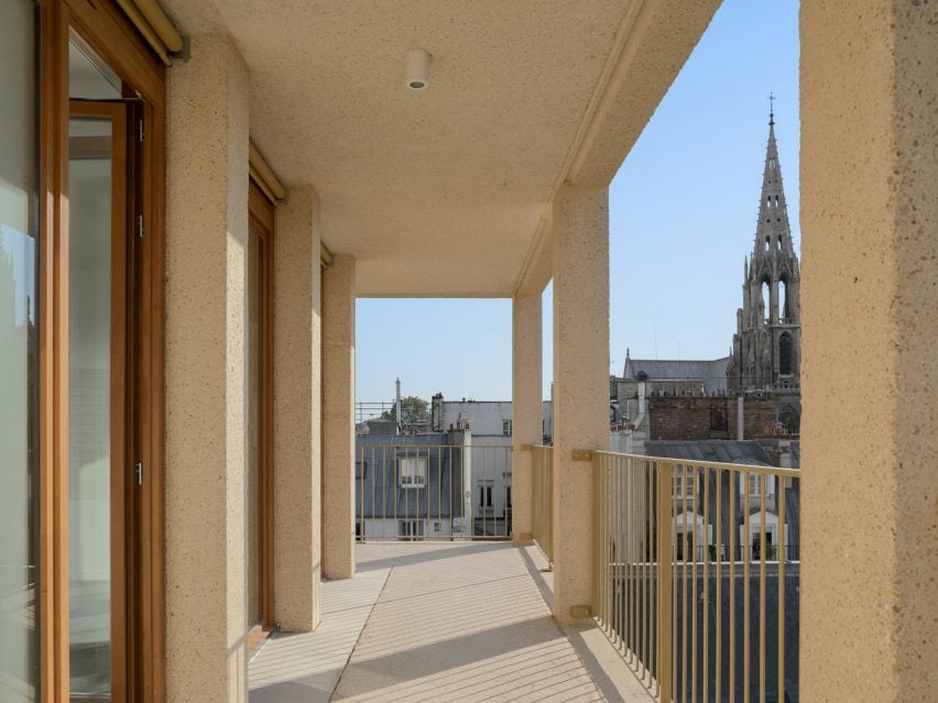 Балкон квартиры в жилом квартале Îlot Saint-Germain