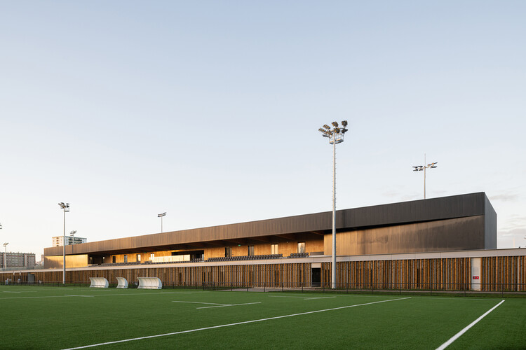 Стадион Ив дю Мануар / OLGGA Architects — Изображение 2 из 19