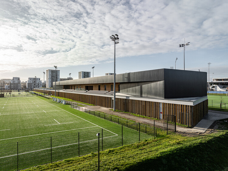 Стадион Ив дю Мануар / OLGGA Architects - Экстерьерная фотография