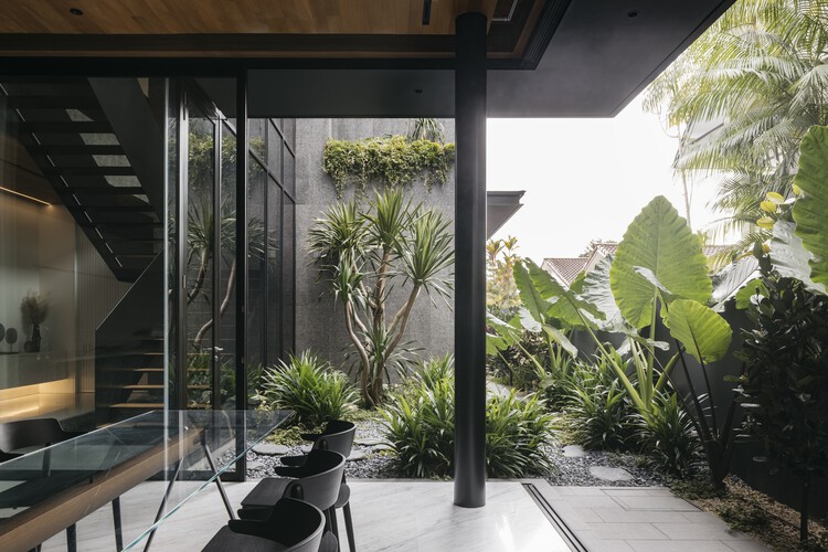Vale House / Ming Architects — Фотография интерьера, стул