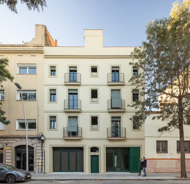   Здание B67 в районе 22@ Барселоны / Nook Architects – фотография экстерьера, окна, двери, фасад