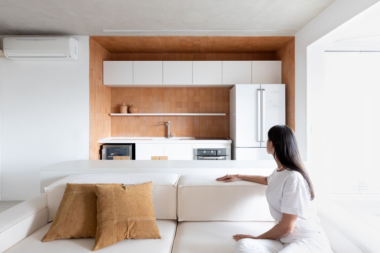 Lea Apartment / Nati Minas & Studio + Flipê Arquitetura - Фотография интерьера, кухня