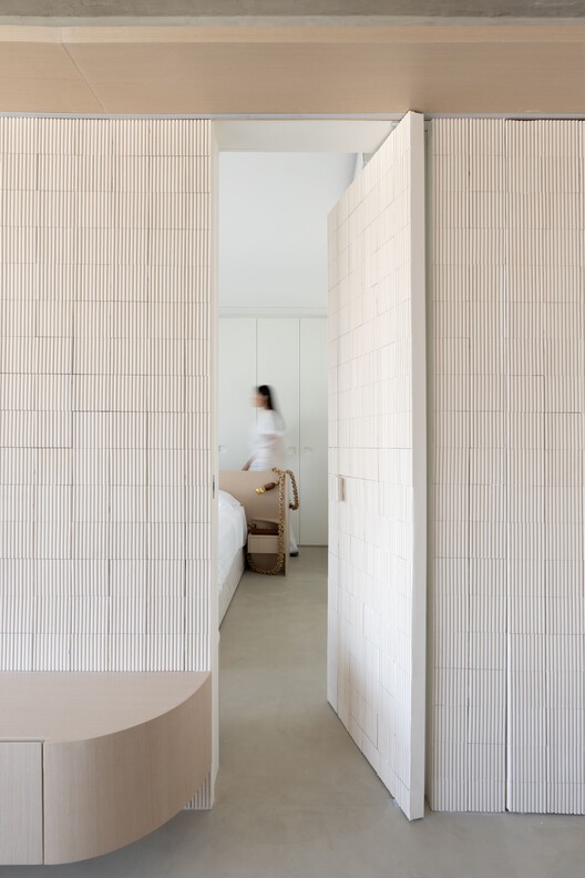 Апартаменты Lea / Nati Minas & Studio + Flipê Arquitetura — Изображение 15 из 32
