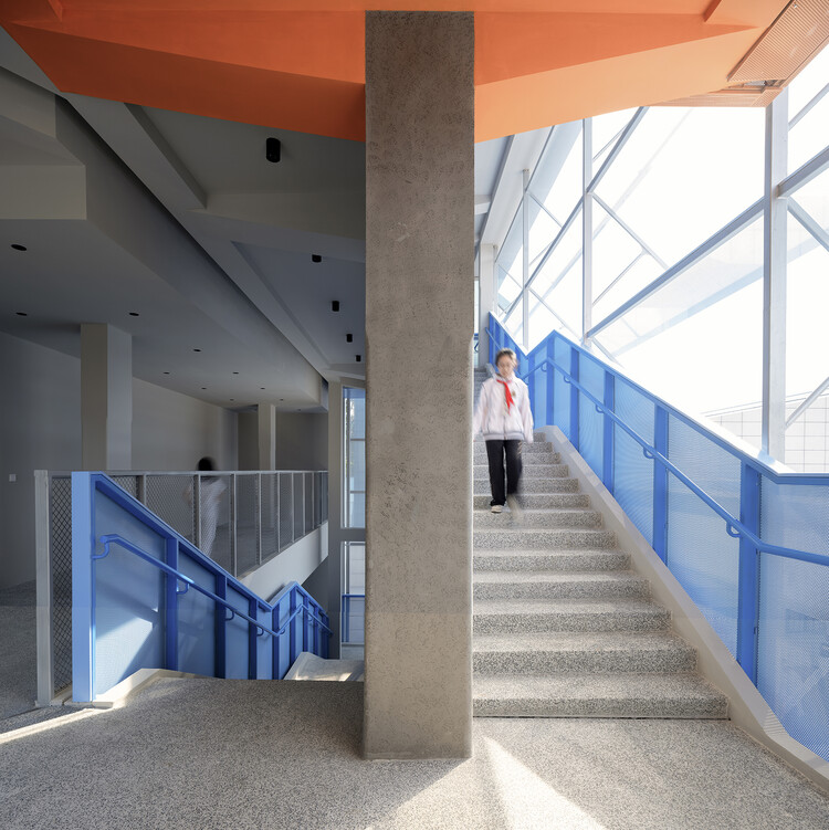 Возрождение Шанхайской школы иностранных языков при ателье SISU / ACRE - Фотография интерьера, лестница, фасад, перила