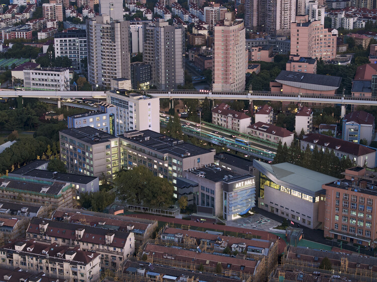 Возрождение шанхайской школы иностранных языков при ателье SISU / ACRE — фотография экстерьера, городской пейзаж, окна