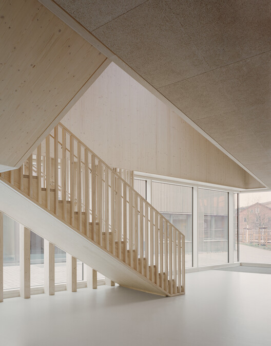 Многоцелевой зал и классное здание школы Карла Шуберта / Kersten Kopp Architekten — изображение 4 из 17