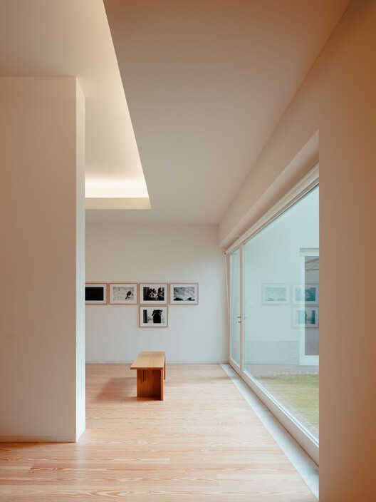 Фонд Грамаксо / Альваро Сиза Виейра - Фотография интерьера, окна
