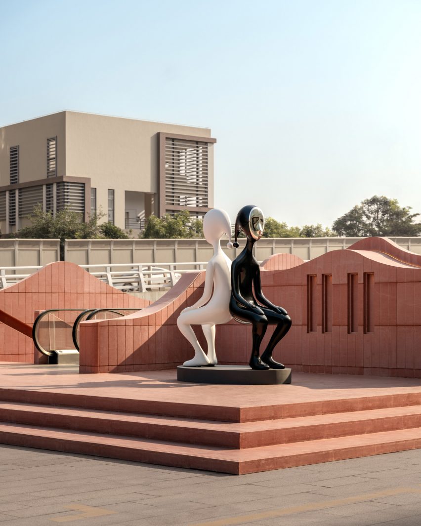 Скульптура Атено на станции метро Wuyuanwan.