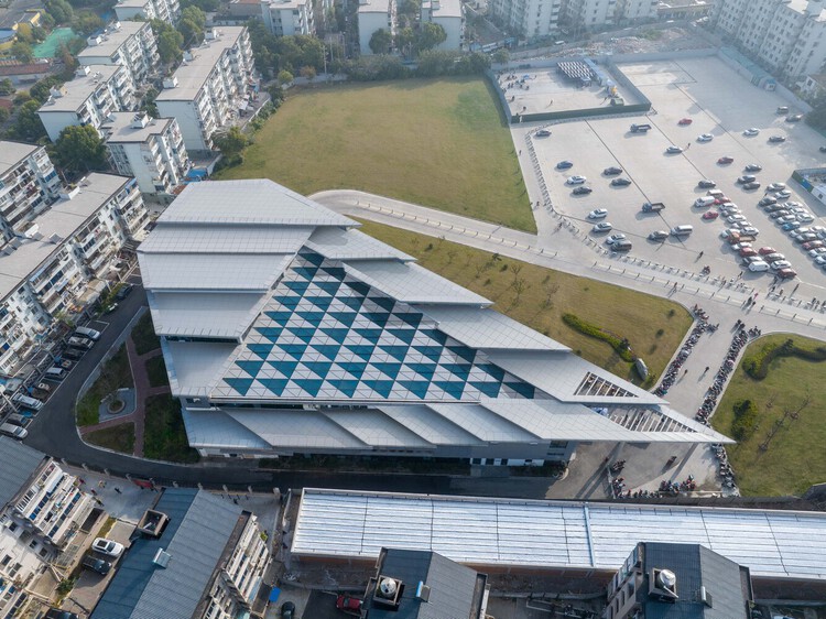 Крыши торговли: взгляд на 12 архитектурных сооружений публичного рынка — изображение 9 из 42