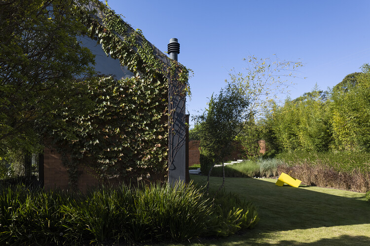 Дом Ардосия / Архитектор - Фотография экстерьера, окна, сад