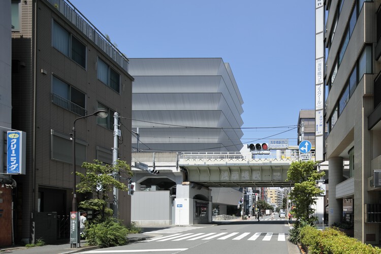 Офисное здание штаб-квартиры MONOSPINAL / Makoto Yamaguchi Design - фотография экстерьера, окна, фасад