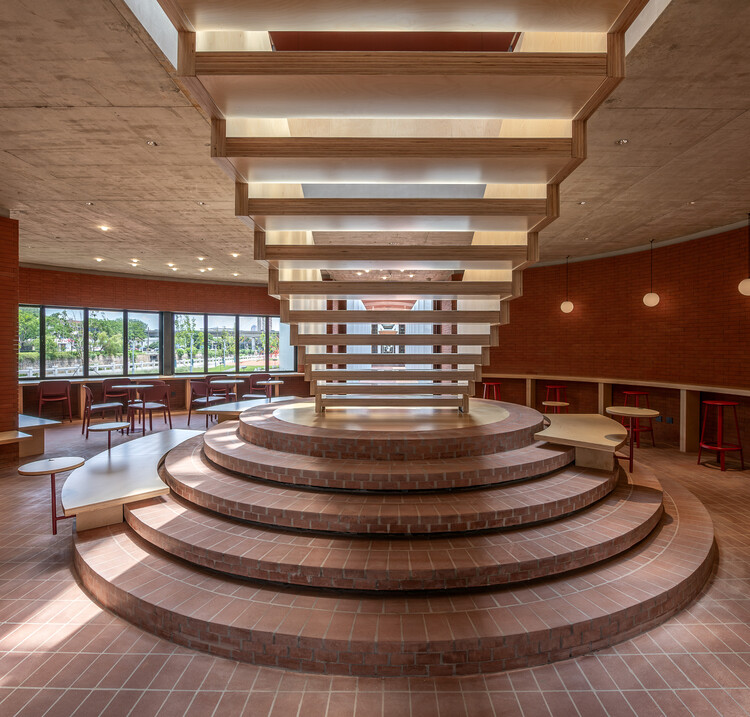 Коттон-Парк / AIM Architecture — Фотография интерьера, лестница
