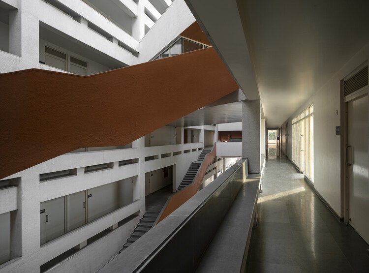 Студенческое общежитие Технологического института Веермата Джиджабай / МО-ОФ — изображение 7 из 30