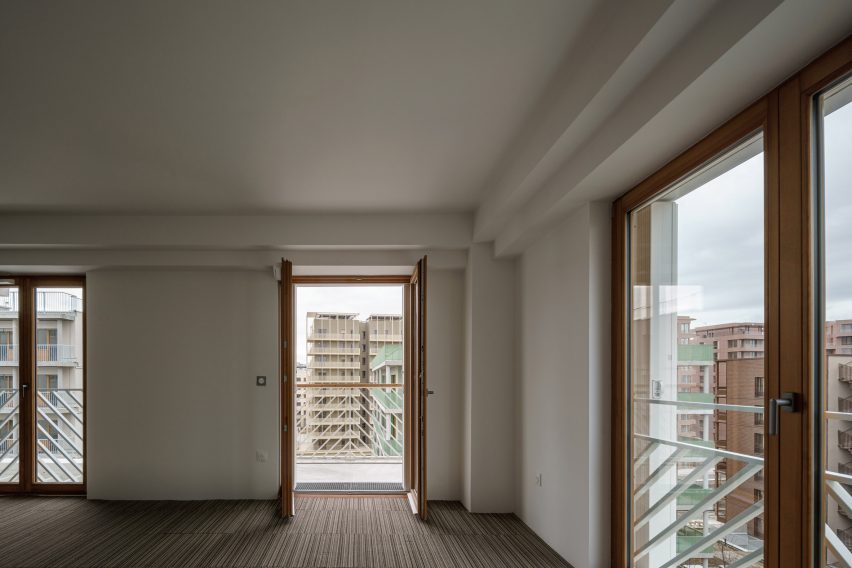 Интерьер квартиры в многоквартирном доме от Brenac & Gonzalez & Associés