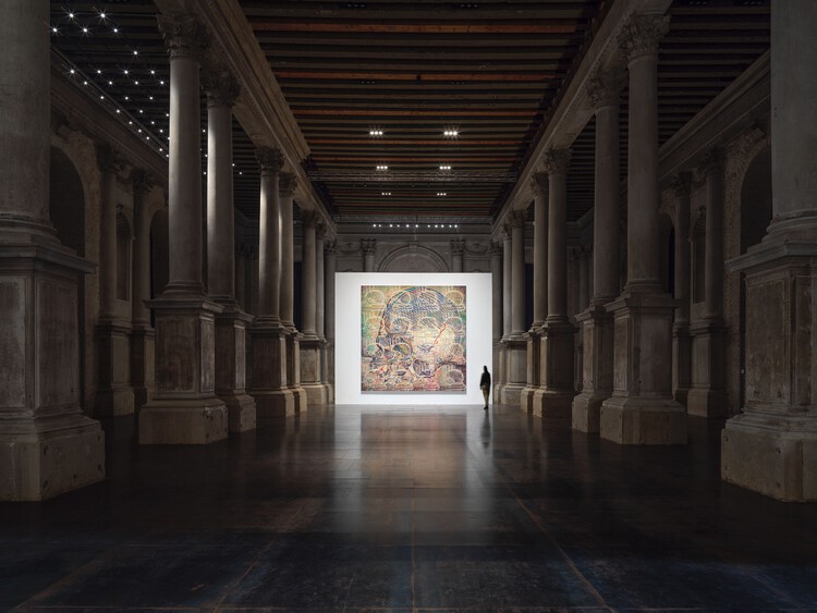 Тадао Андо превращает историческую Большую школу в Венеции в выставку, посвященную художнику Цзэн Фаньчжи – Изображение 2 из 9