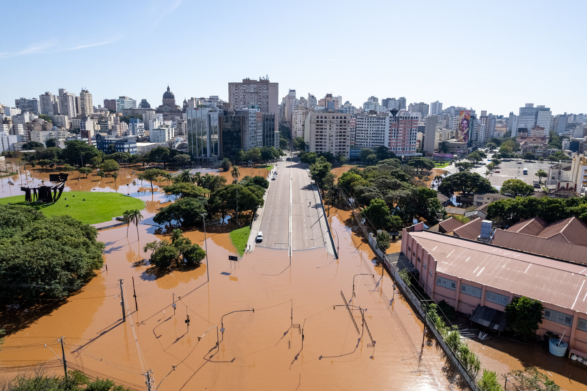 Наводнения в Риу-Гранди-ду-Сул: трагедия неустойчивых городов
