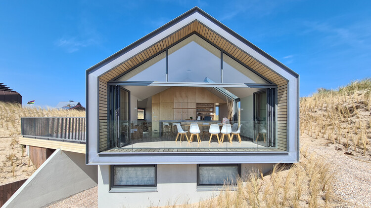 Dune Villa West aan Zee / 2by4-architects BV - Фотография экстерьера, окна