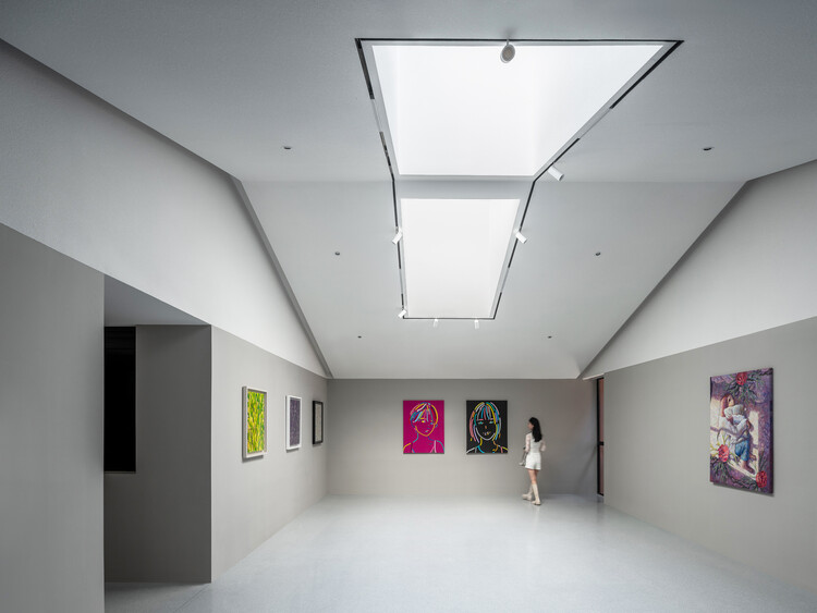 Галерея apm в Хайкоу GAOXINGLI / Dazhou And Associates — изображение 3 из 24