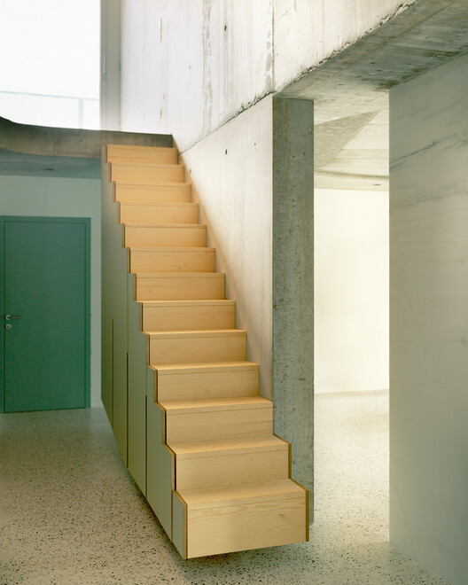 Жилой дом РВТК / Messner Architects - Фотография интерьера, лестницы, перила