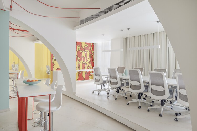 Штаб-квартира Elance Learning / Архитектура Vili & Vé - Фотография интерьера, стул