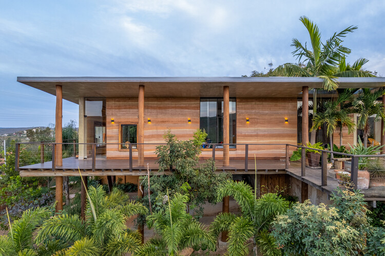 Земля как сырье: латиноамериканские дома, построенные с местной почвой - изображение 2 из 14