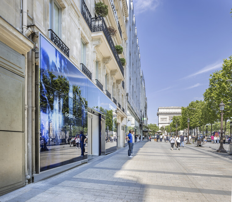 Исследуйте временный магазин Жана Нувеля на Елисейских полях в Париже через призму Джада Силлы — изображение 4 из 11