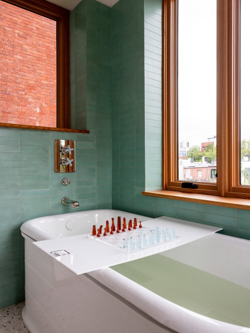 Ванная комната из зеленой плитки