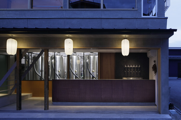 Пивоварня Дорогава Онсэн / Hidenori Tsuboi Architects - Фотография экстерьера, окна, фасад