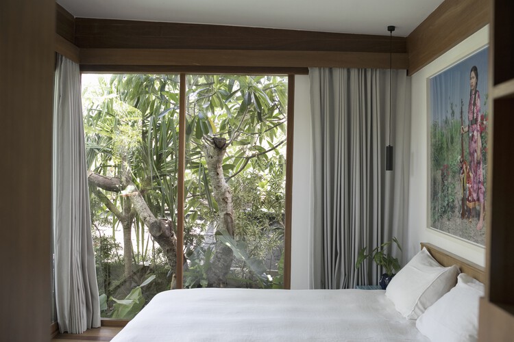 Bawa House / Stilt Studios - Фотография интерьера, спальня, окна