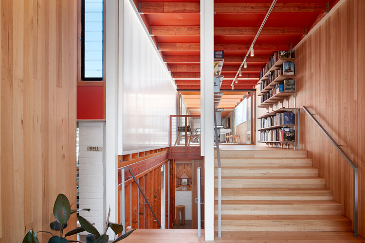 JCB Studio / Jackson Clements Burrows Architects — Фотография интерьера, лестницы, перила