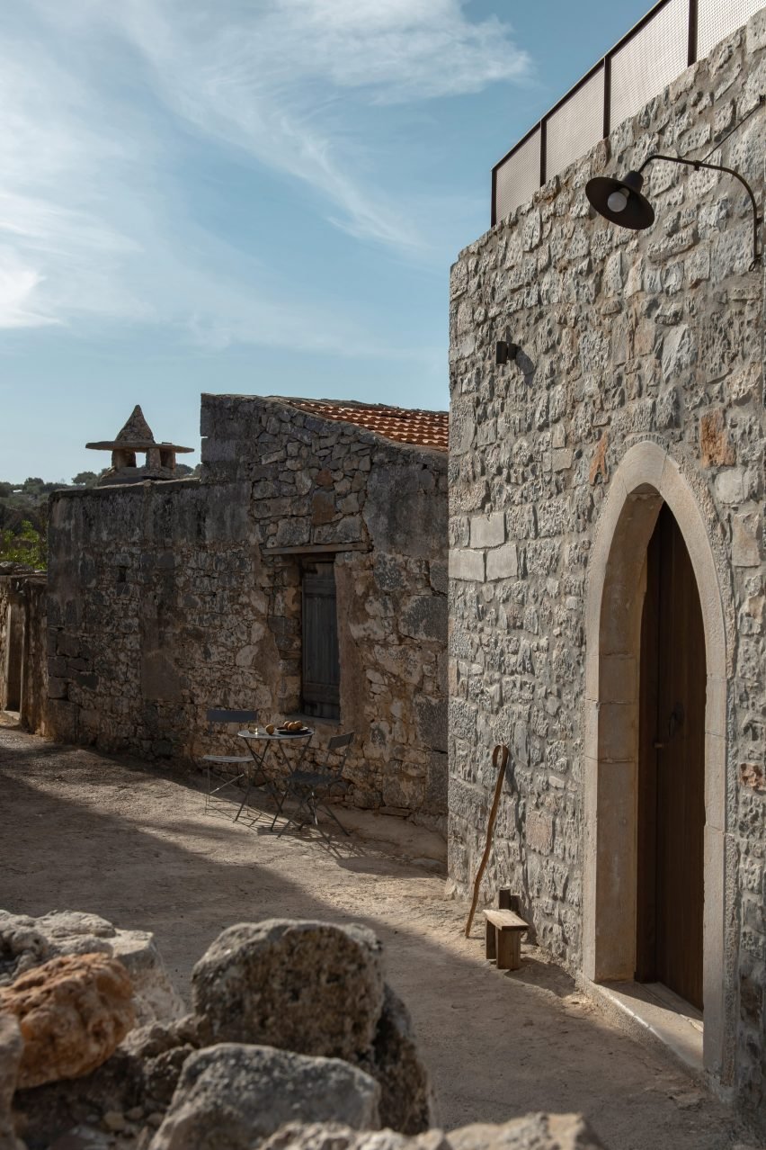 Каменное здание на Крите