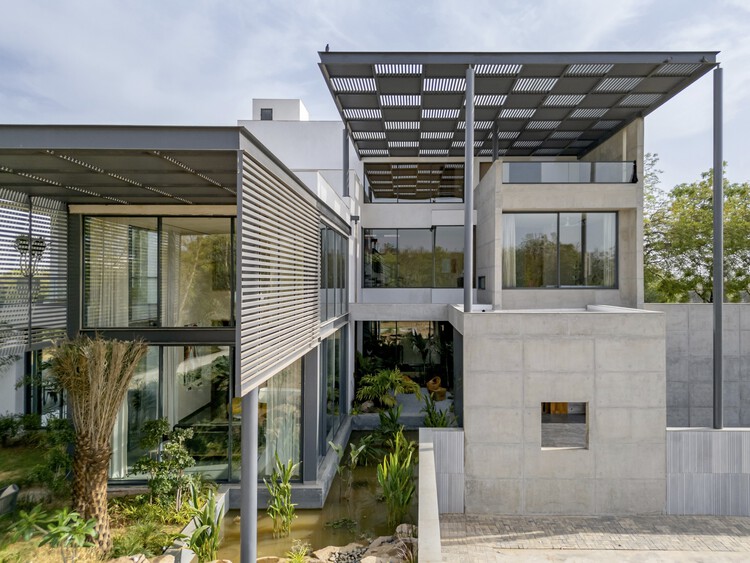 Enso Villa / The Grid Architects — фотография экстерьера, окна, фасад