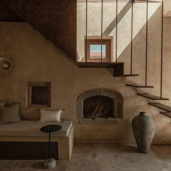 Doriza Design превращает каменное здание в дом Дракони на Крите