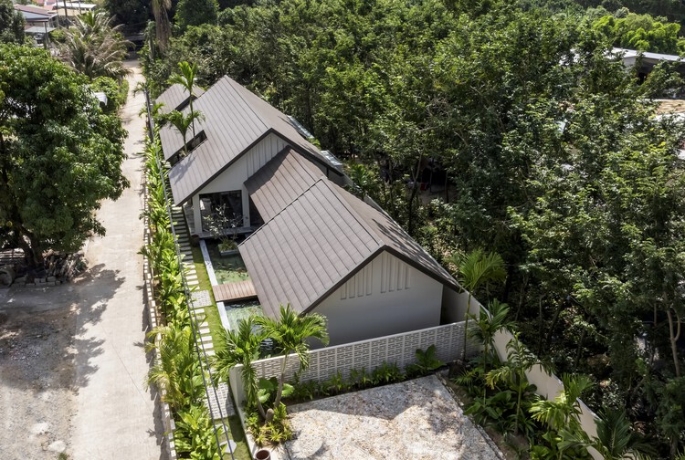 HA Garden House / Pham Huu Son Architects — фотография экстерьера, окна
