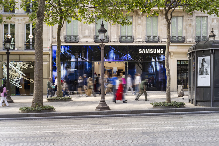 Исследуйте временный магазин Жана Нувеля на Елисейских полях в Париже через призму Жада Силлы — изображение 2 из 11
