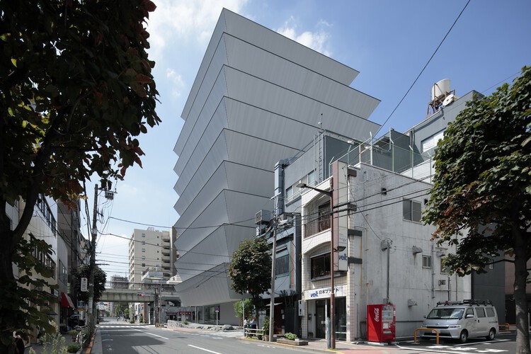 Офисное здание штаб-квартиры MONOSPINAL / Makoto Yamaguchi Design - Фотография экстерьера, фасад, окна