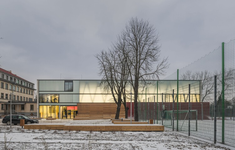 Спортивный зал Жсомс Краков / eM4.Pracownia Architektury.Brataniec - Фотография экстерьера, окна, фасад